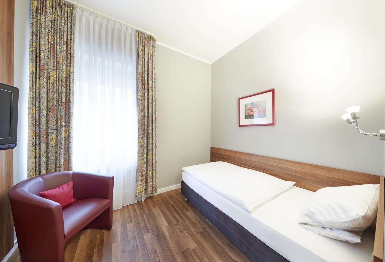 Hotel Bremer Tor Stuhr Exterior photo